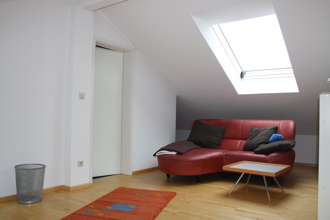 +VERMIETET + helle Maisonettewohnung zum Wohnen und Arbeiten