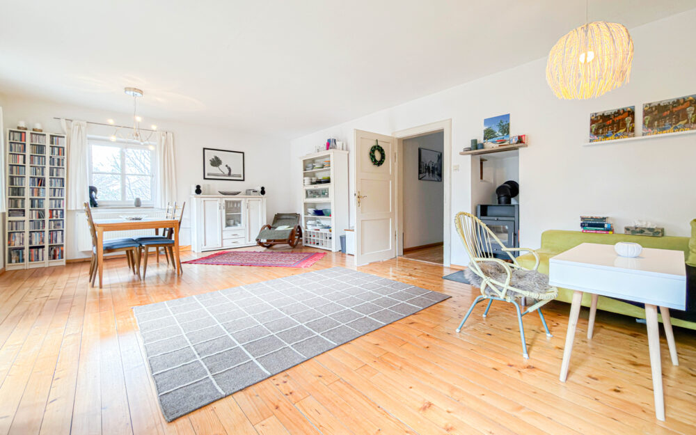 “Waldfeeling” in Pöcking – Zentralgelegenes kleines Haus auf großem Grundstück