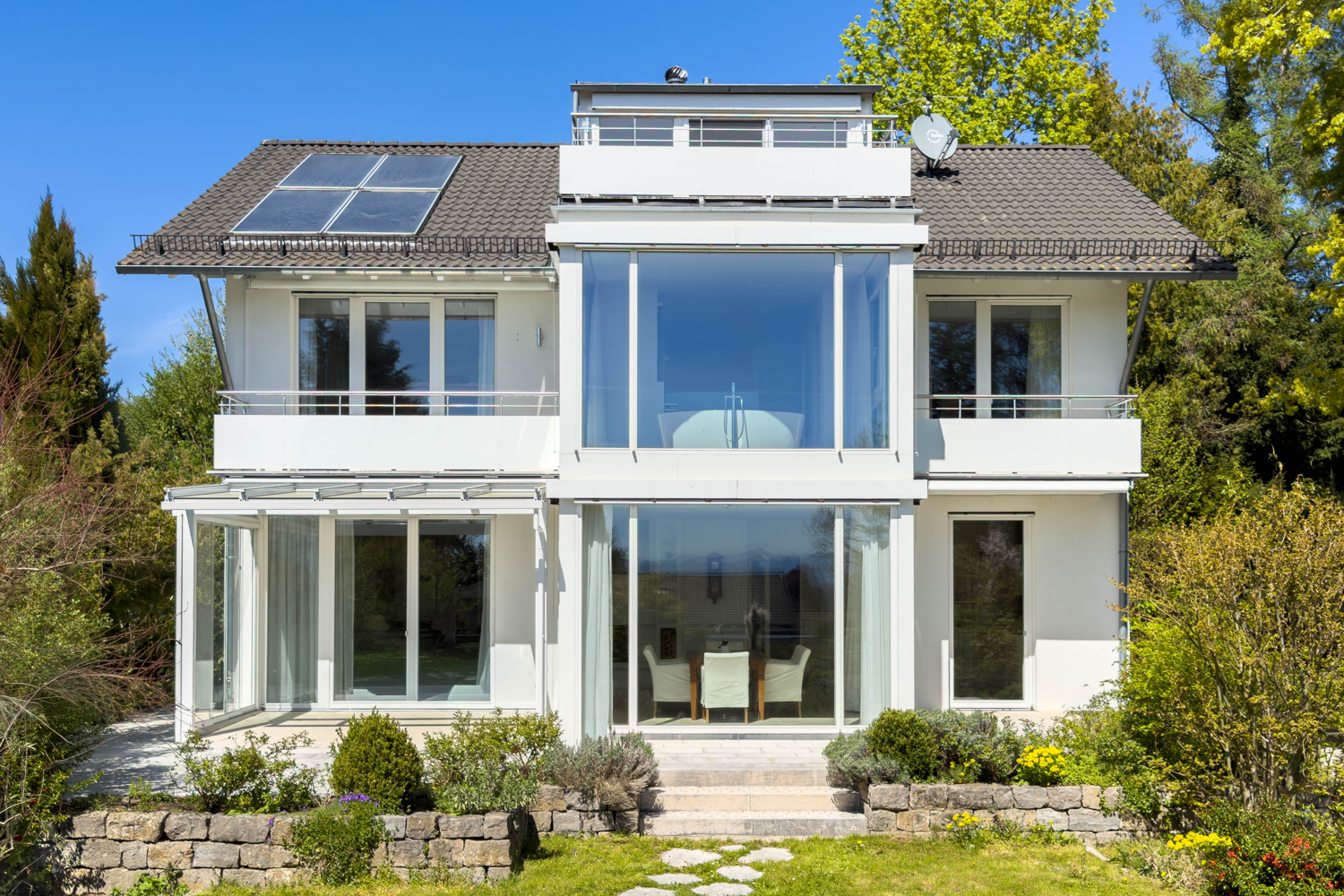 Hochwertiges Einfamilienhaus mit Garten und Bergpanorama in Tutzing am Starnberger See